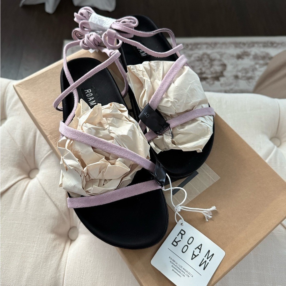 NEW ROAM Vine Lilac Sandals Size 9/9.5 - Picture 2 of 7